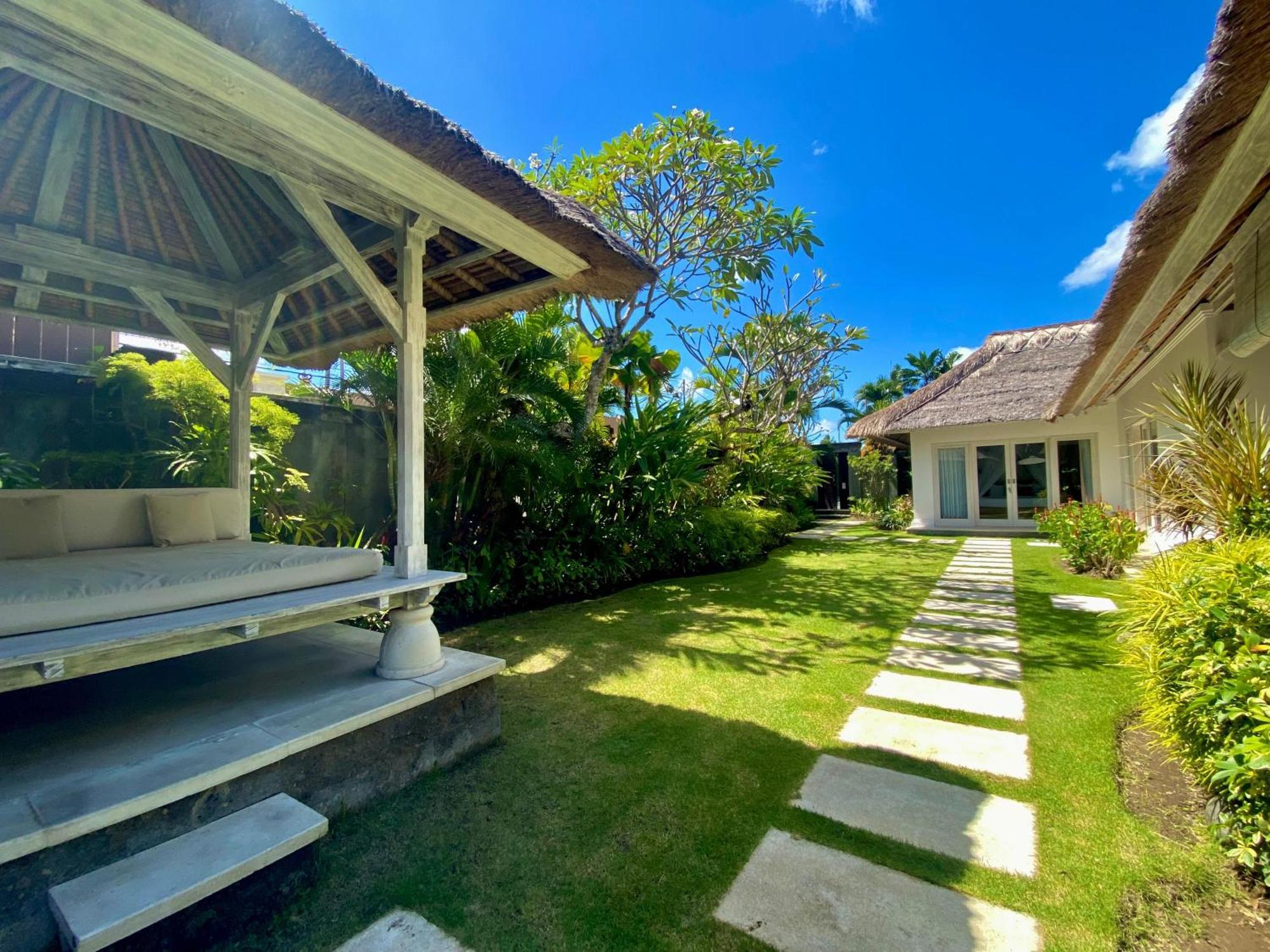 Serene Villas Seminyak Exterior foto